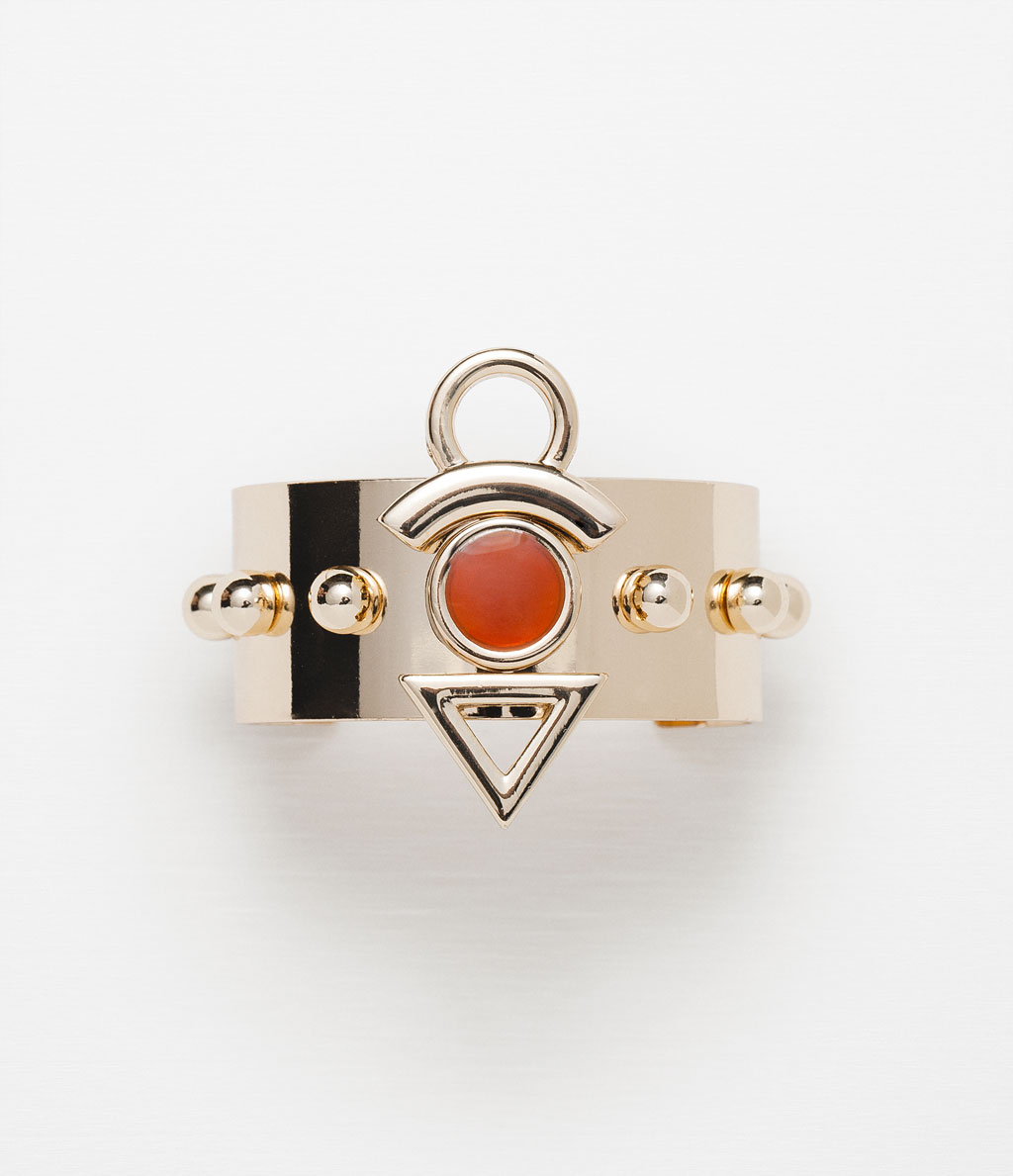 http://www.zara.com/ch/en/woman/accessories/jewellery/adjustable-armband-bracelet-with-geometric-piece-c499007p2853591.html