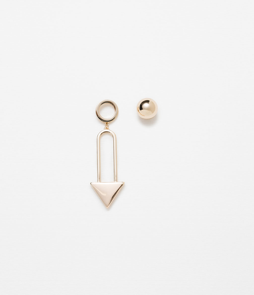 http://www.zara.com/ch/en/woman/accessories/jewellery/triangular-geometric-earrings-c499007p2777067.html