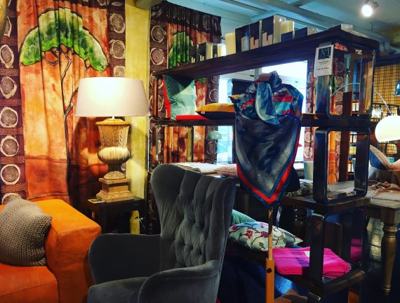 A new and artsy Bed and Breakfast in town - Art B&B