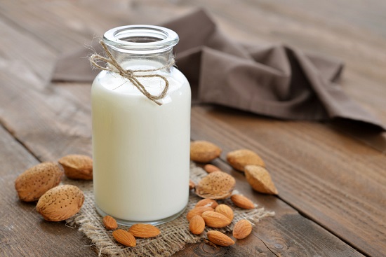 Make almond milk at home from scratch